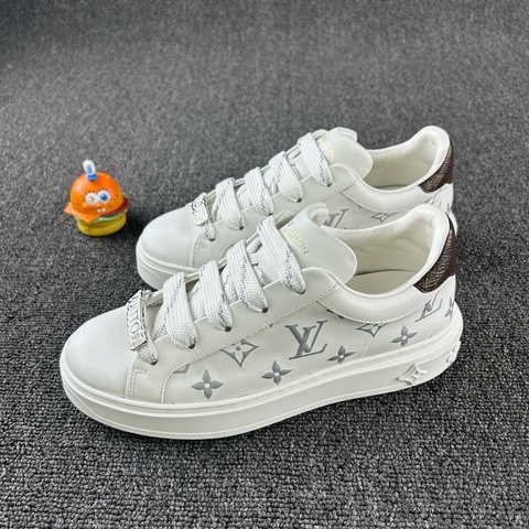 98新Louis Vuitton路易威登白銀浮雕板鞋 尺碼：36.5 無附件