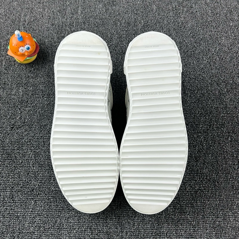 98新Louis Vuitton路易威登白銀浮雕板鞋 尺碼：36.5 無附件-5