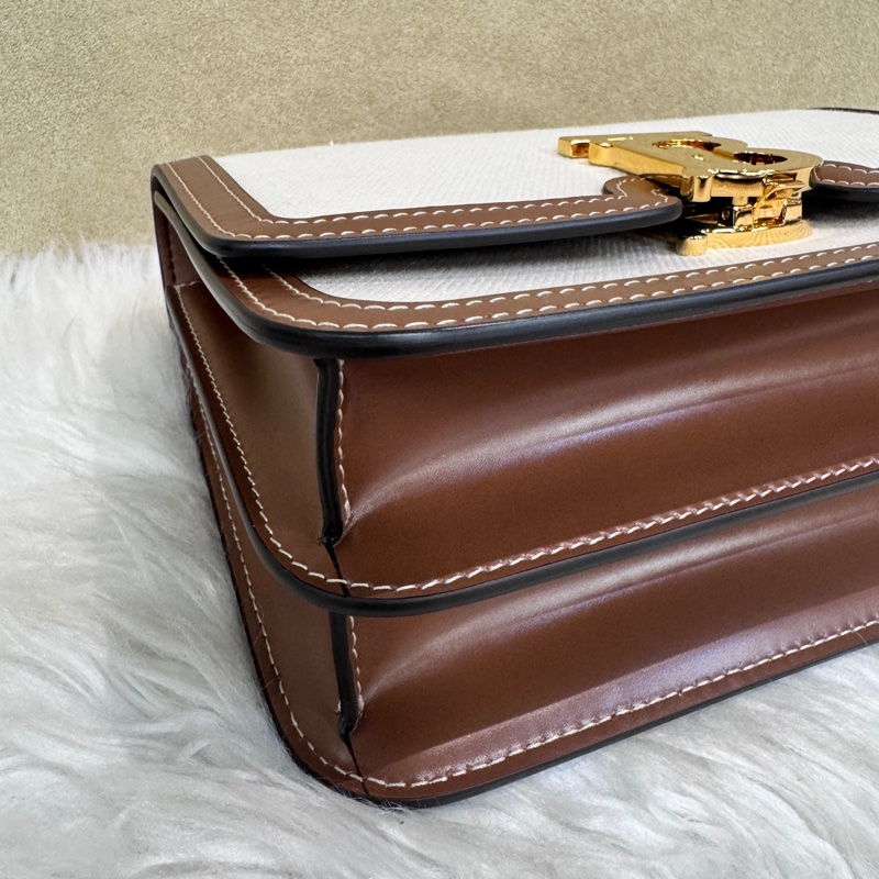 Burberry 帆布拼咖牛皮TB釦斜背包 近全新-5