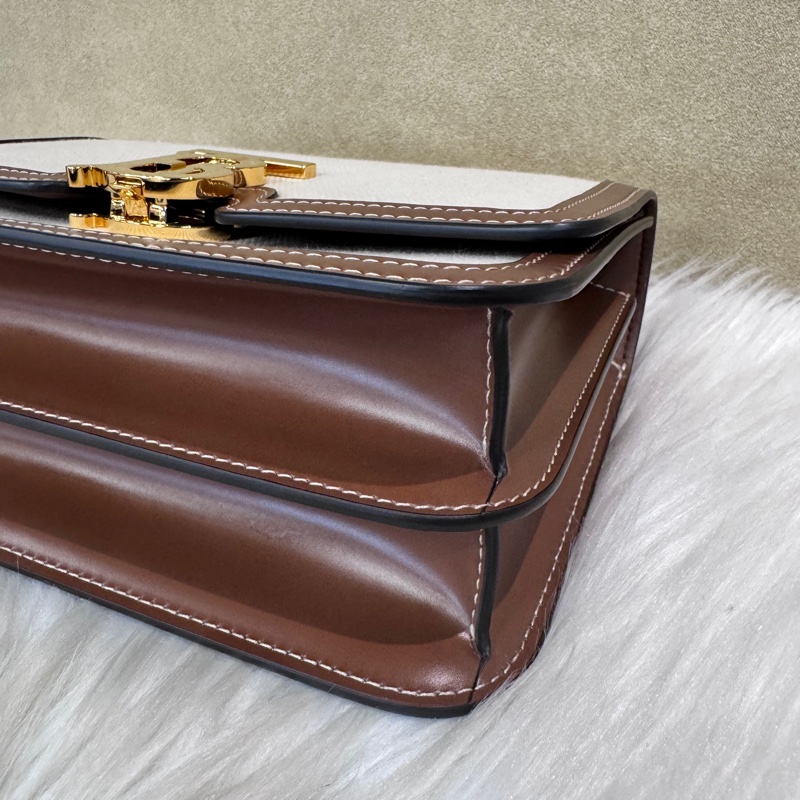 Burberry 帆布拼咖牛皮TB釦斜背包 近全新-6
