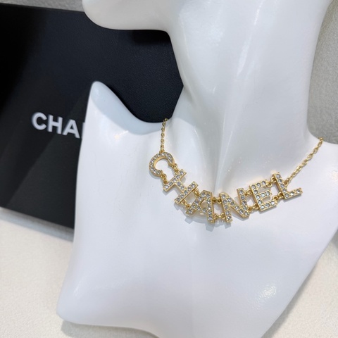 Chanel B20 金色字母水鑽項鏈 XB957