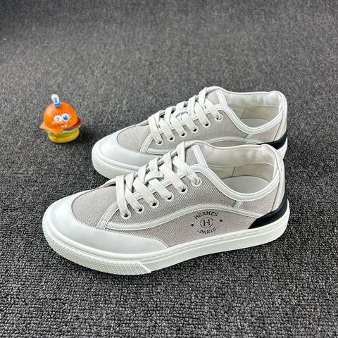 98新Hermes愛馬仕灰色板鞋 尺碼：36.5 無附件