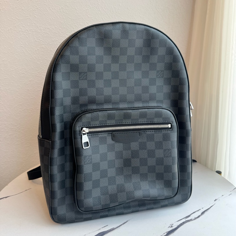 LV黑棋盤格後背包 超新超輕又好裝-0