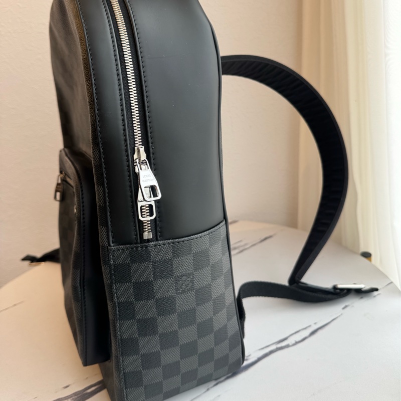 LV黑棋盤格後背包 超新超輕又好裝-2