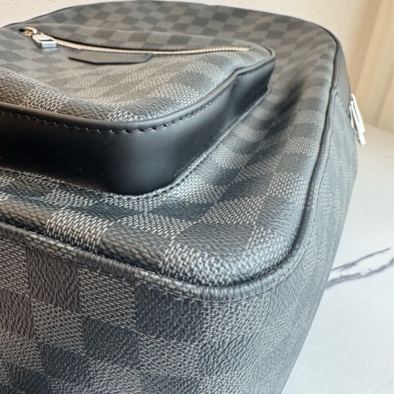 LV黑棋盤格後背包 超新超輕又好裝-7