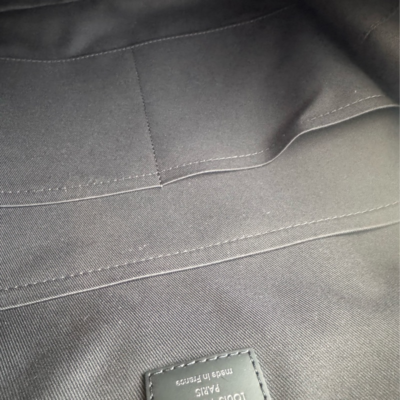 LV黑棋盤格後背包 超新超輕又好裝-17