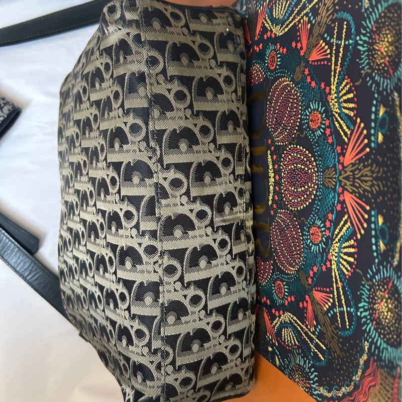 Dior *銀絲刺繡滿版D +扣式（卡）耳機包*斜背包組合👩🏻‍🦰這是稀有Vintage 古董款！#贈D小logo短鍊-13