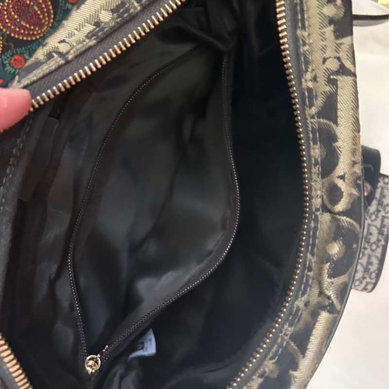 Dior *銀絲刺繡滿版D +扣式（卡）耳機包*斜背包組合👩🏻‍🦰這是稀有Vintage 古董款！#贈D小logo短鍊-14