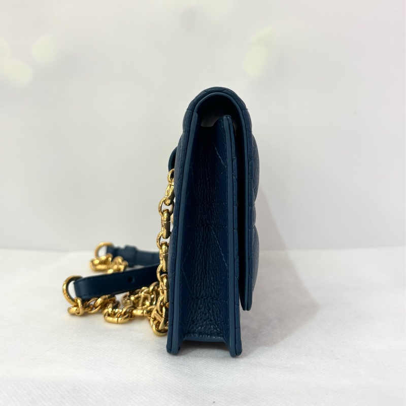 DIOR Caro藍羊皮金釦鍊帶腰包-4