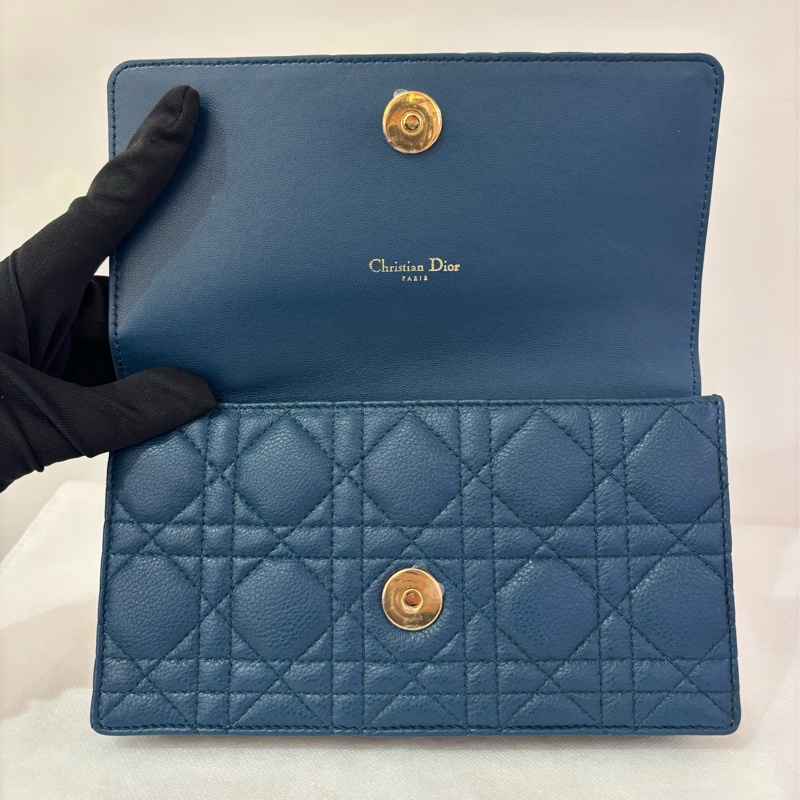 DIOR Caro藍羊皮金釦鍊帶腰包-7