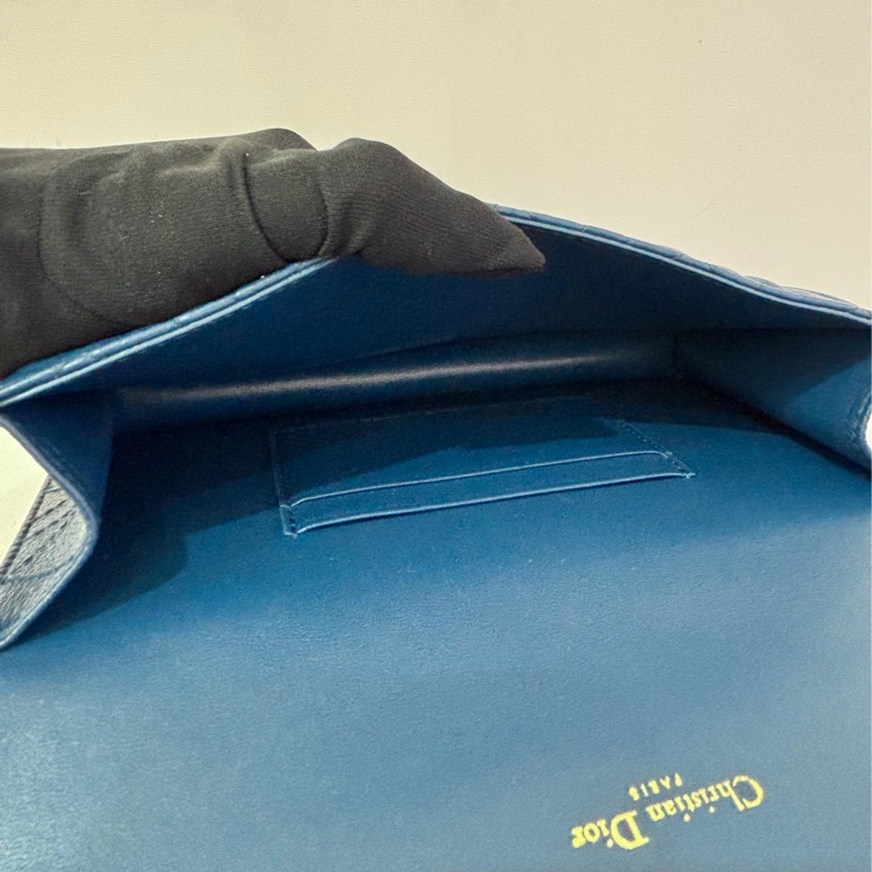 DIOR Caro藍羊皮金釦鍊帶腰包-8