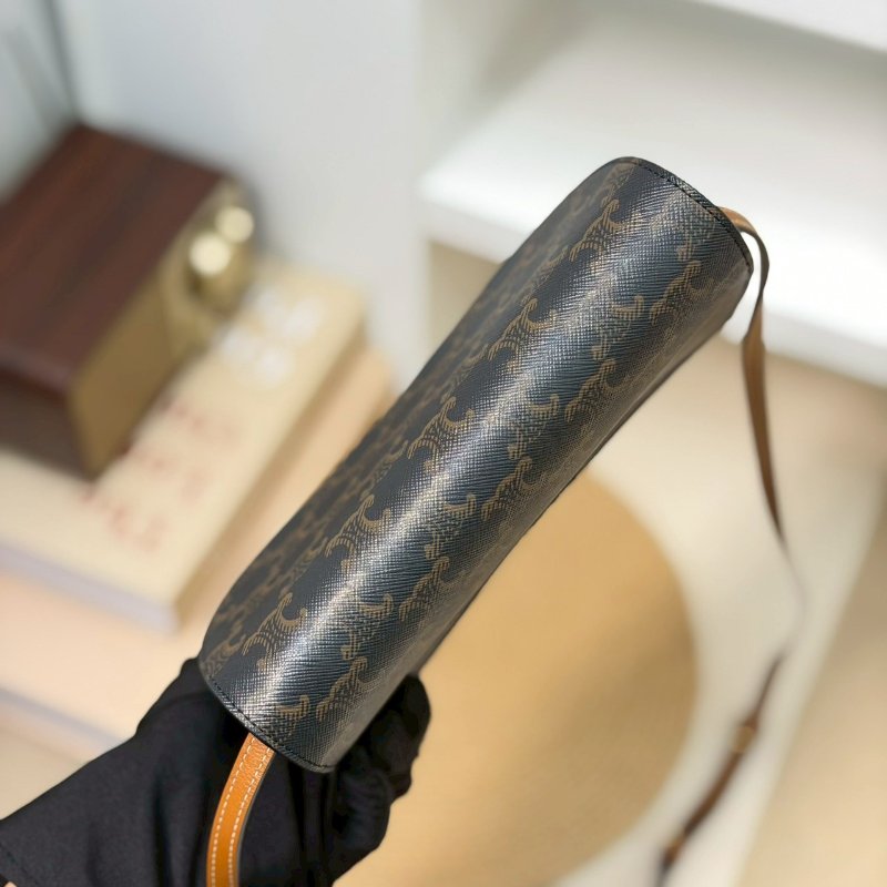 🏷Celine 瑟琳．Triomphe 老花 woc-13