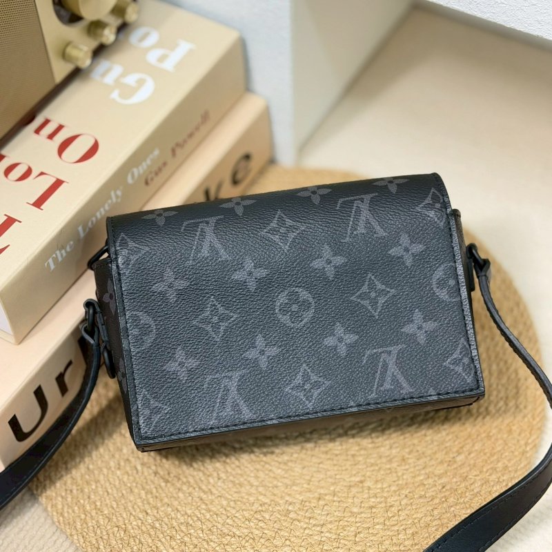 (送男友禮物首選！😍)🏷LV 路易威登．Steamer 黑老花盒子包 M81783-1