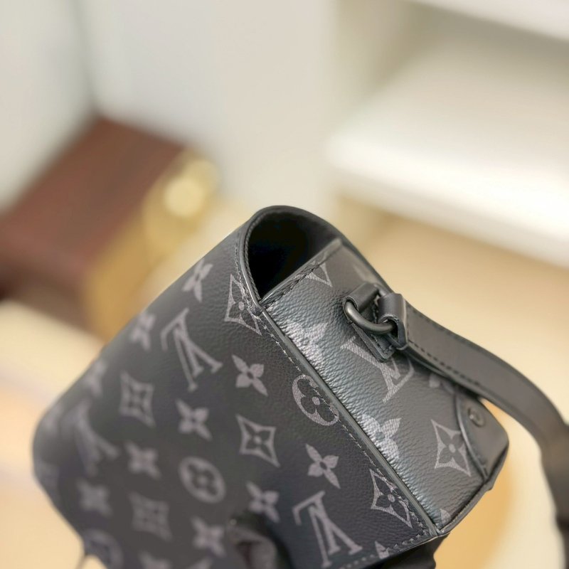 (送男友禮物首選！😍)🏷LV 路易威登．Steamer 黑老花盒子包 M81783-11