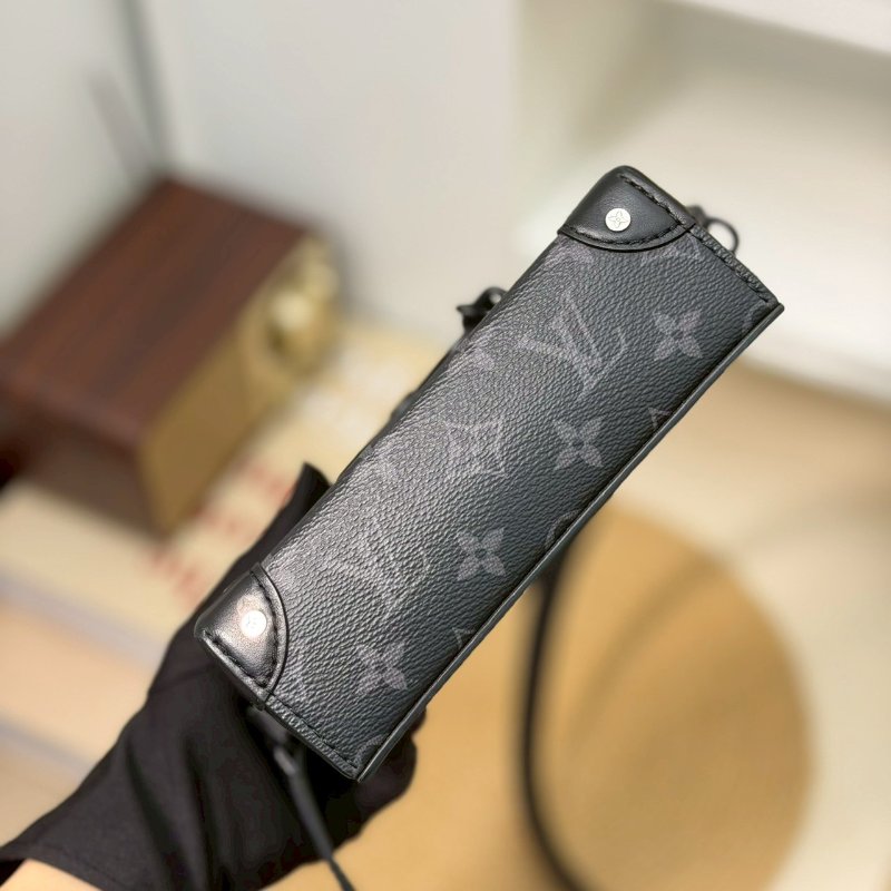 (送男友禮物首選！😍)🏷LV 路易威登．Steamer 黑老花盒子包 M81783-12