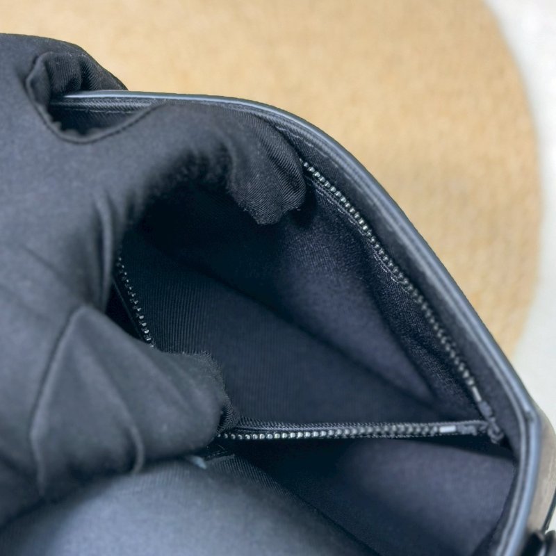 (送男友禮物首選！😍)🏷LV 路易威登．Steamer 黑老花盒子包 M81783-18