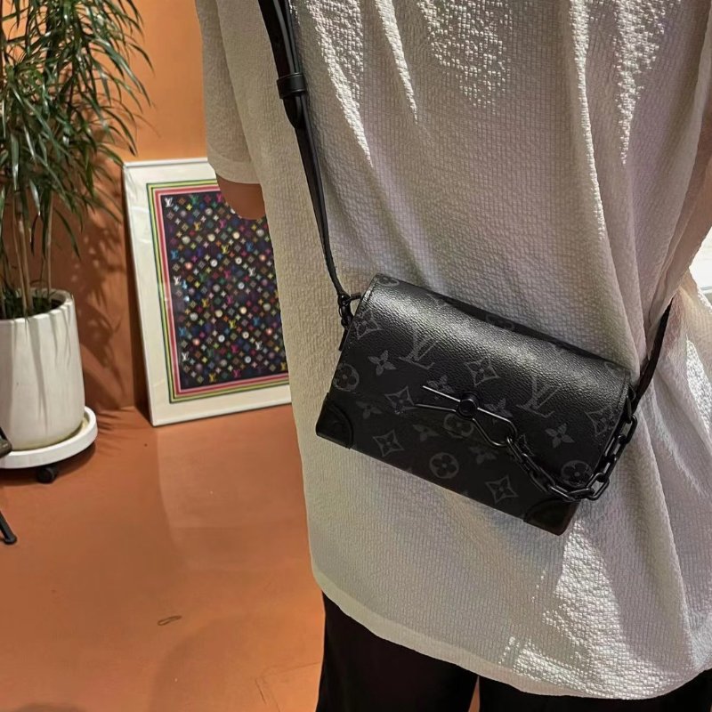 (送男友禮物首選！😍)🏷LV 路易威登．Steamer 黑老花盒子包 M81783-22