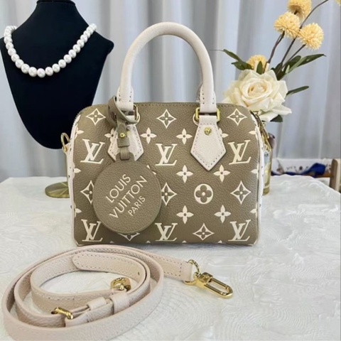 LV 酪梨綠拚白色 speedy20 春夏限定 芯片款20*13*12 99新 配件塵袋