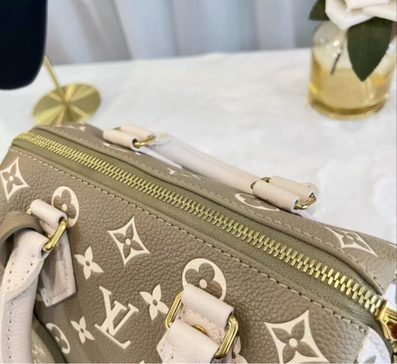 LV 酪梨綠拚白色 speedy20 春夏限定 芯片款20*13*12 99新 配件塵袋-2