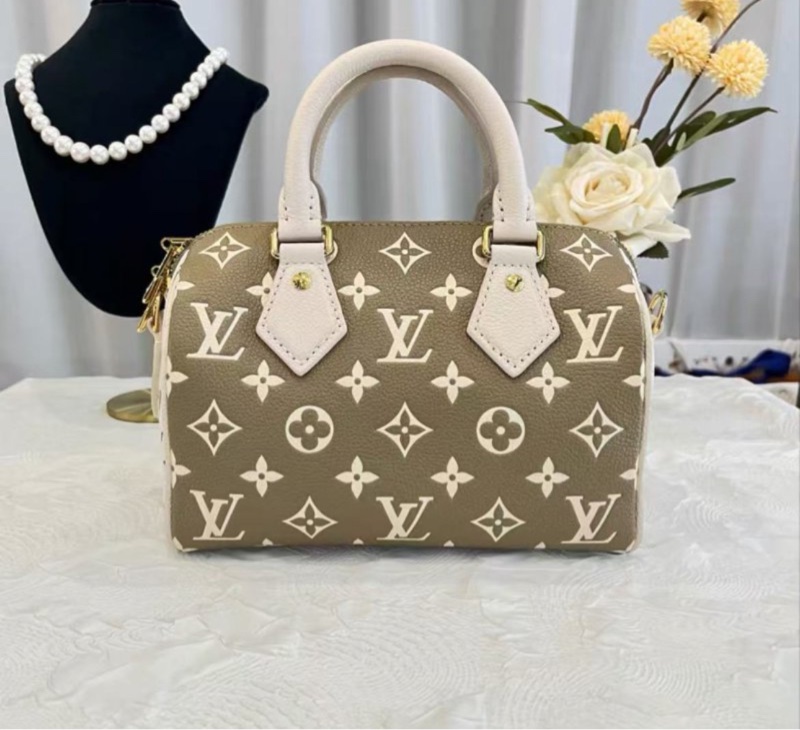 LV 酪梨綠拚白色 speedy20 春夏限定 芯片款20*13*12 99新 配件塵袋-7