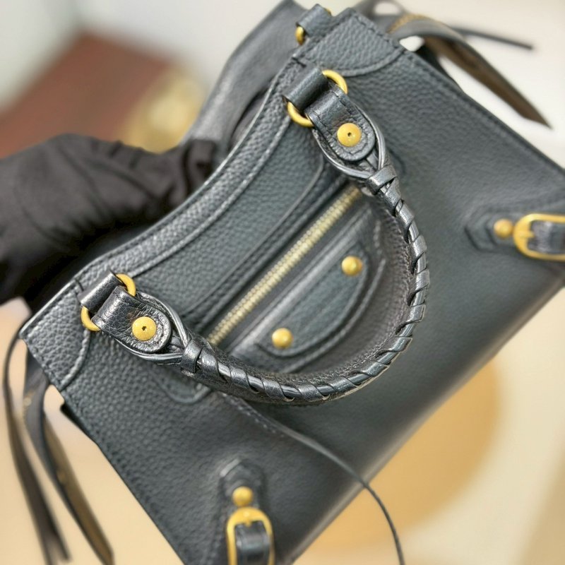 (絕版停產款)🏷Balenciaga 巴黎世家．Neo Classic Mini 機車包-16