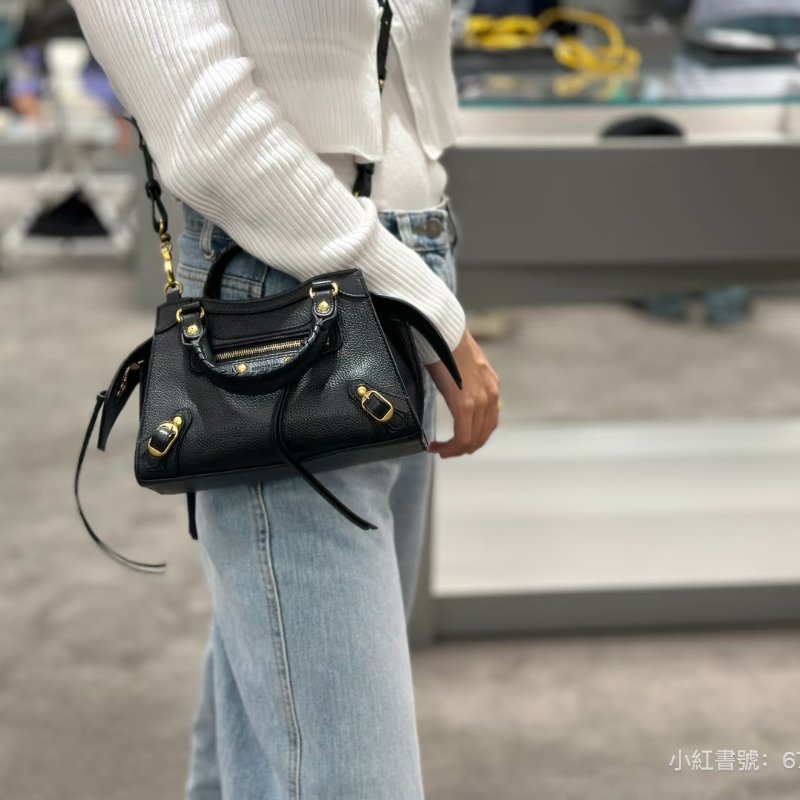 (絕版停產款)🏷Balenciaga 巴黎世家．Neo Classic Mini 機車包-25