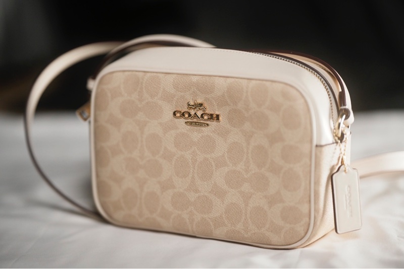 COACH 經典大相機包 斜背包-1