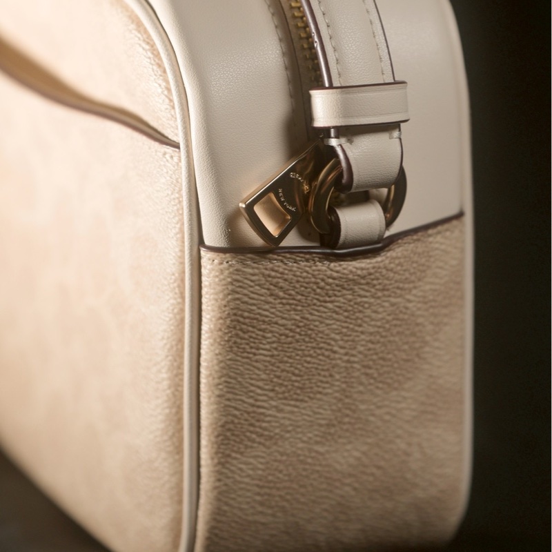 COACH 經典大相機包 斜背包-2