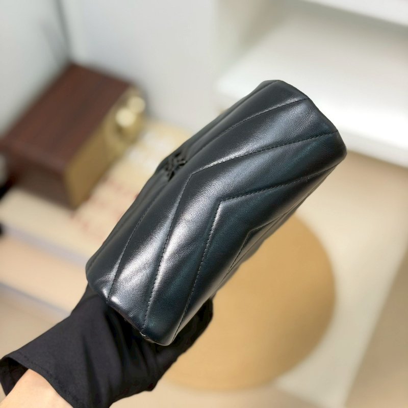 (稀有So Black！好帥😎🖤)🏷YSL 聖羅蘭．Loulou Toy 方胖子-13