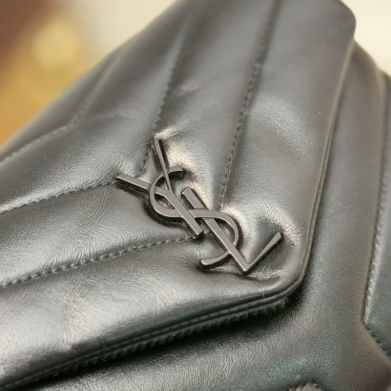 (稀有So Black！好帥😎🖤)🏷YSL 聖羅蘭．Loulou Toy 方胖子-14