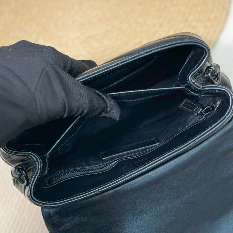 (稀有So Black！好帥😎🖤)🏷YSL 聖羅蘭．Loulou Toy 方胖子-18