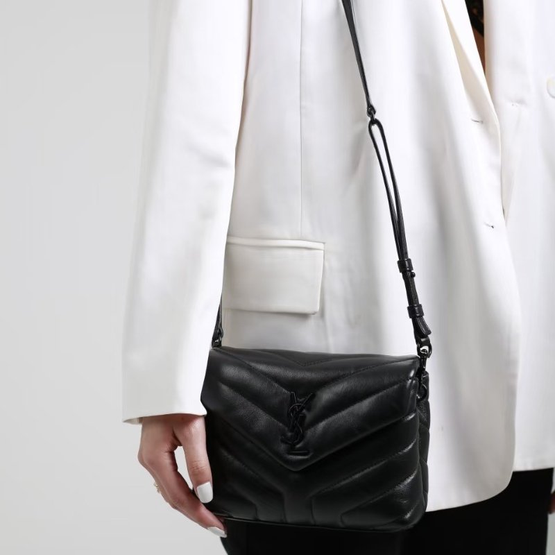 (稀有So Black！好帥😎🖤)🏷YSL 聖羅蘭．Loulou Toy 方胖子-21