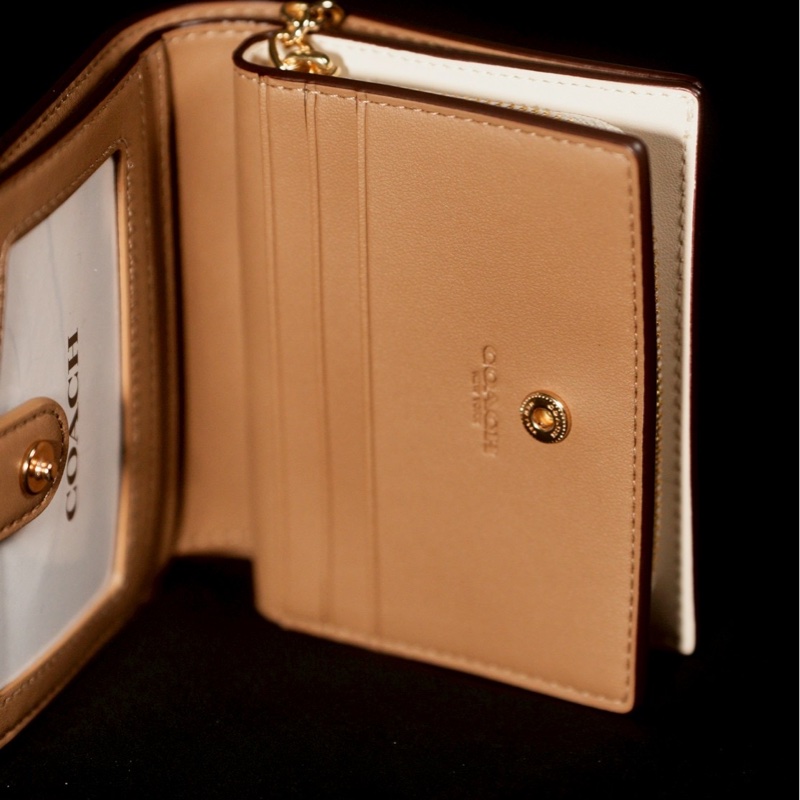 COACH 緹花LOGO防刮皮革釦式拉鍊袋短夾-灰褐-1