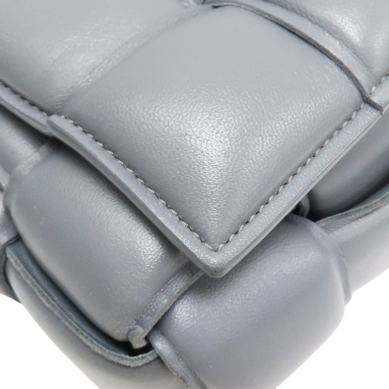灰色 羊皮編織 Padded Cassette 枕頭包 肩背包【BOTTEGA VENETA BV 寶緹嘉】 717506-11