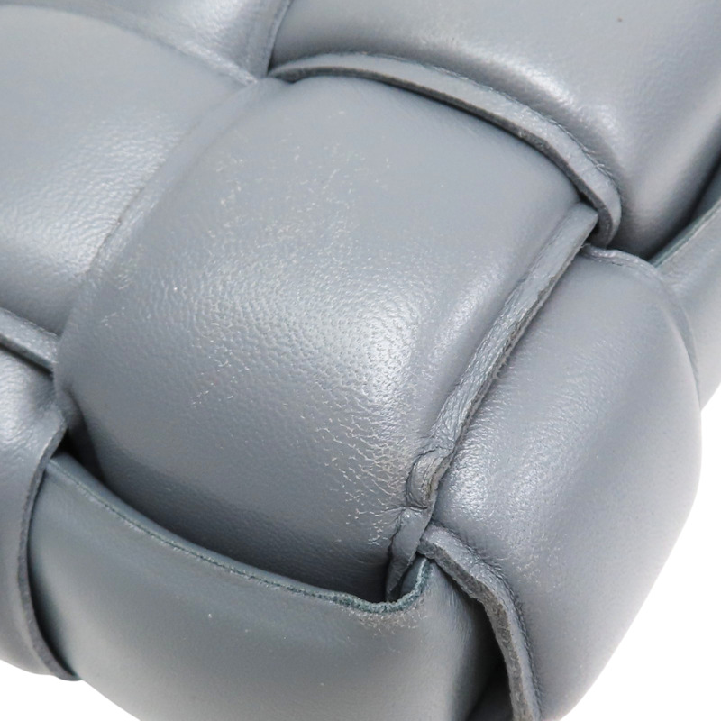 灰色 羊皮編織 Padded Cassette 枕頭包 肩背包【BOTTEGA VENETA BV 寶緹嘉】 717506-13