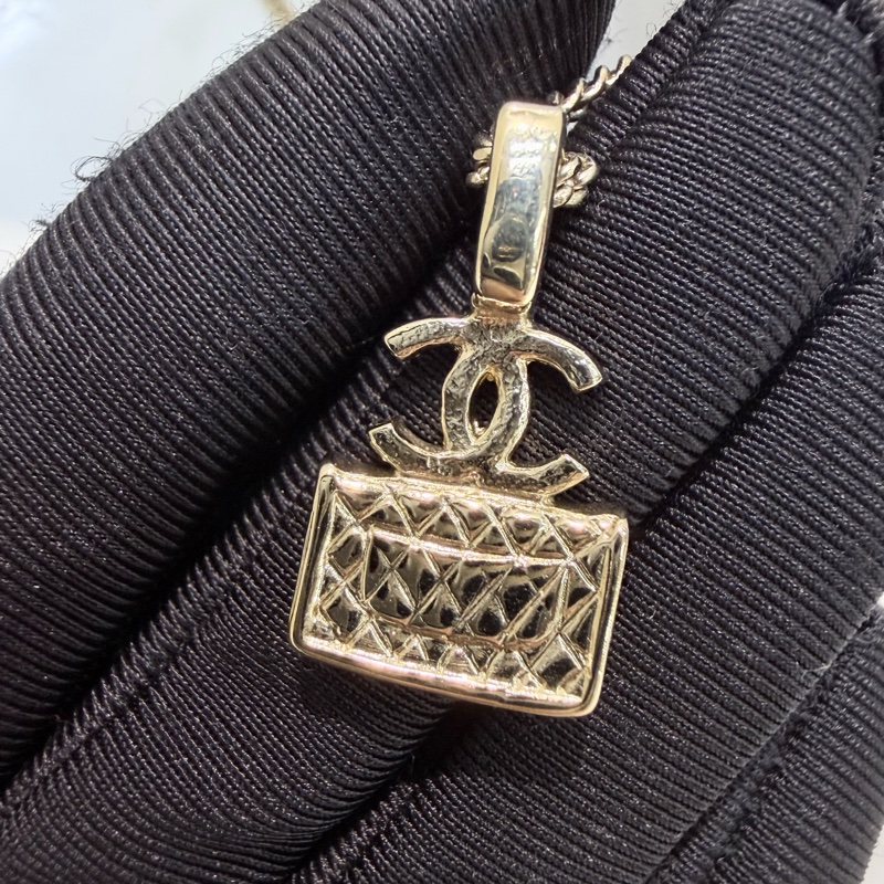 Chanel 23B 金色CF包包雙C水鑽項鏈 XB851-3