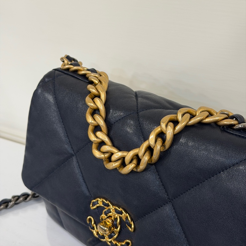 #99新閒置 #櫃上23萬 #全網最低💰 香奈兒深海藍19bag小號-6