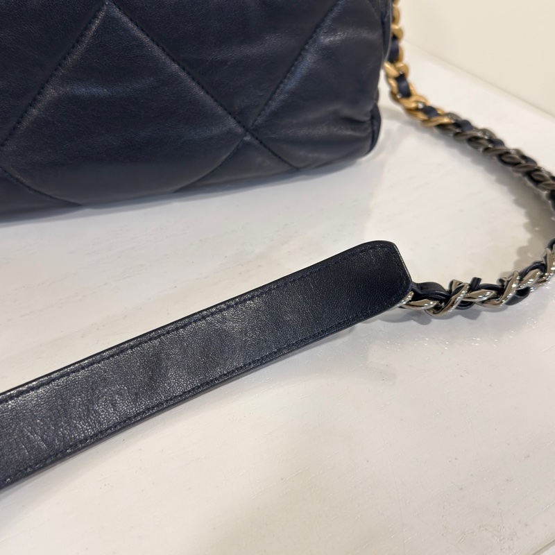 #99新閒置 #櫃上23萬 #全網最低💰 香奈兒深海藍19bag小號-10