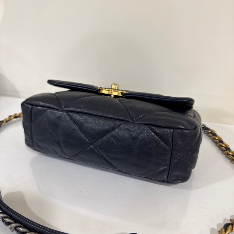 #99新閒置 #櫃上23萬 #全網最低💰 香奈兒深海藍19bag小號-11