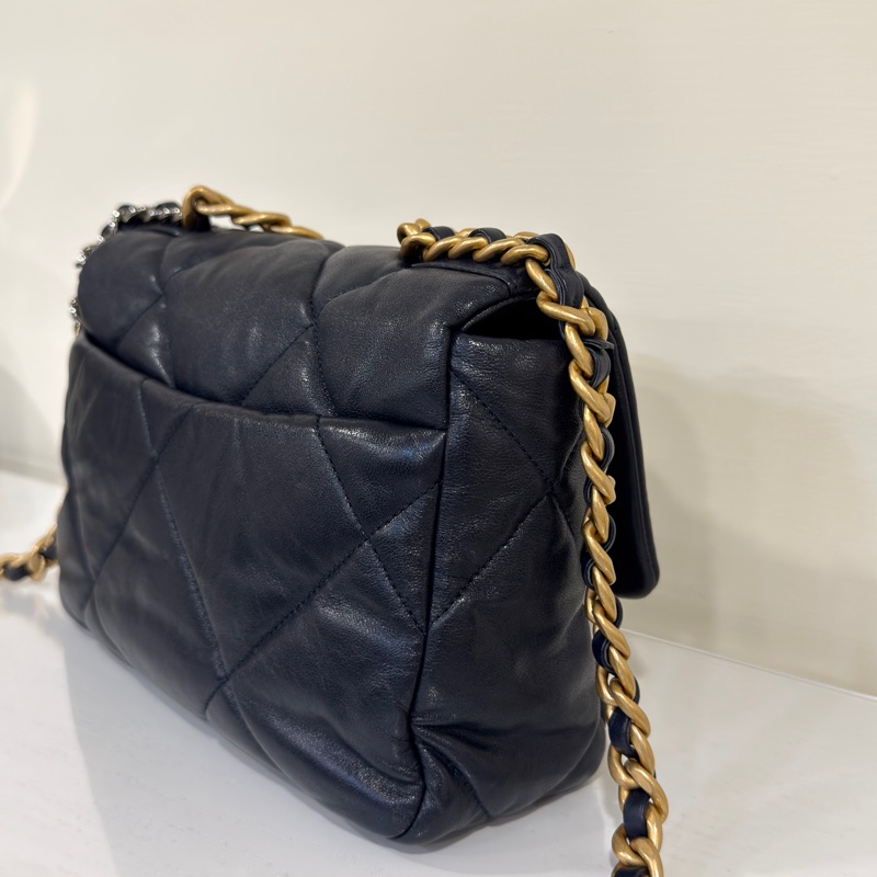 #99新閒置 #櫃上23萬 #全網最低💰 香奈兒深海藍19bag小號-14