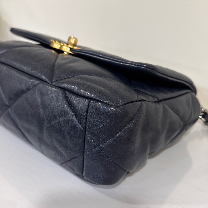 #99新閒置 #櫃上23萬 #全網最低💰 香奈兒深海藍19bag小號-17