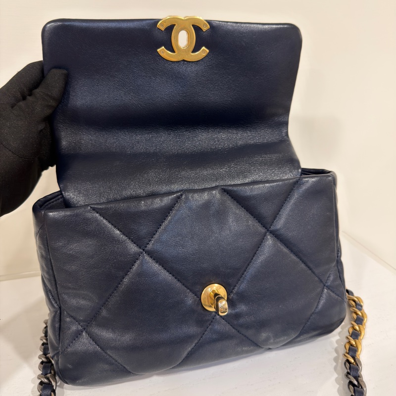 #99新閒置 #櫃上23萬 #全網最低💰 香奈兒深海藍19bag小號-19