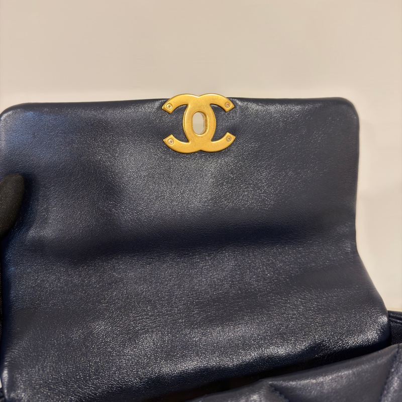 #99新閒置 #櫃上23萬 #全網最低💰 香奈兒深海藍19bag小號-21