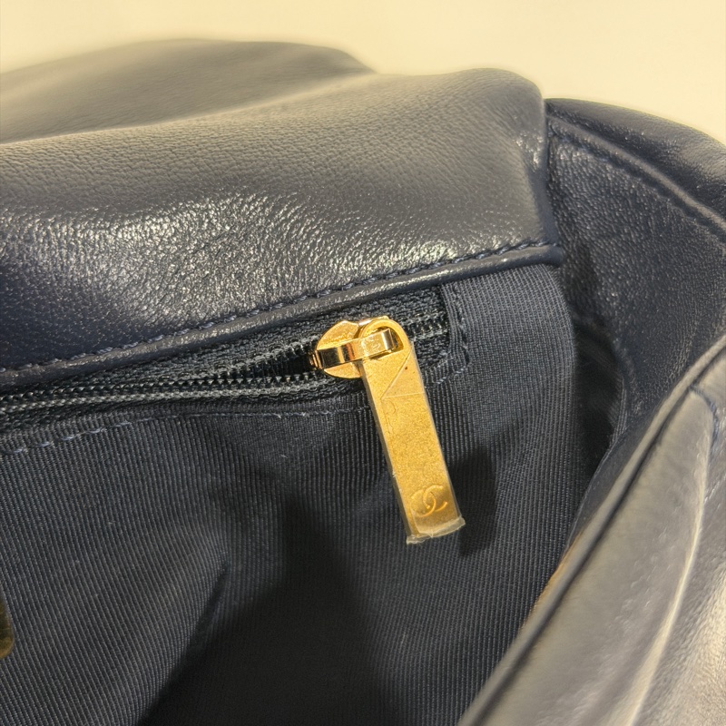 #99新閒置 #櫃上23萬 #全網最低💰 香奈兒深海藍19bag小號-22