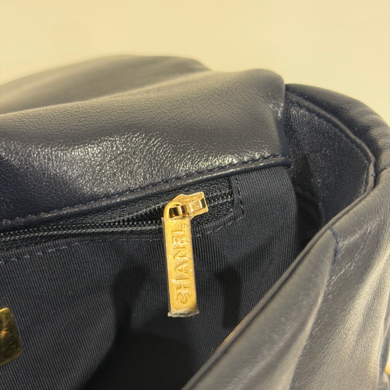 #99新閒置 #櫃上23萬 #全網最低💰 香奈兒深海藍19bag小號-23