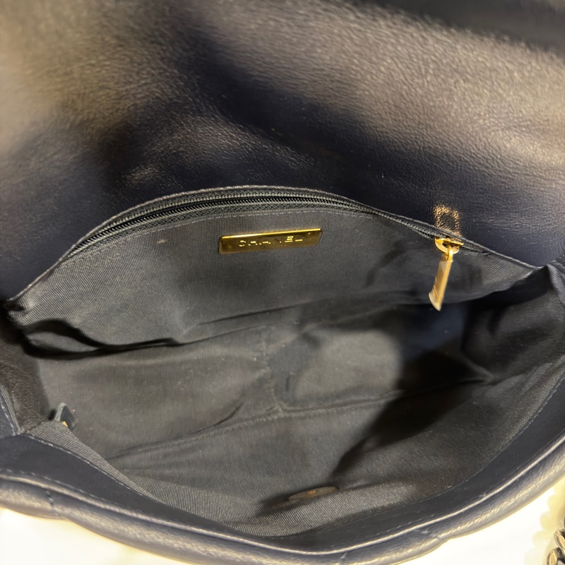 #99新閒置 #櫃上23萬 #全網最低💰 香奈兒深海藍19bag小號-24