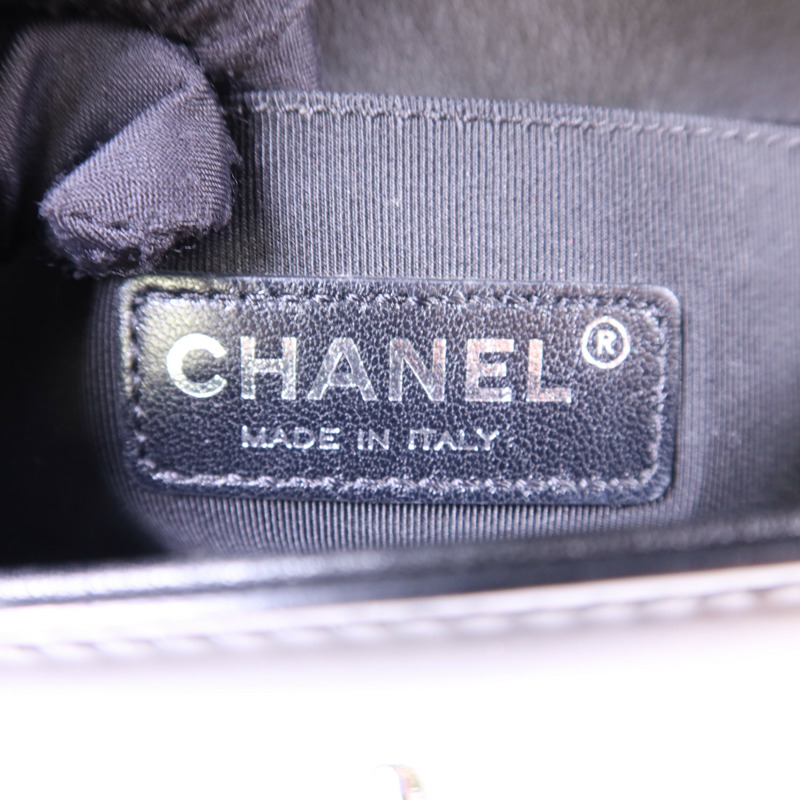CHANEL 漆皮皮革Boy 20銀扣鏈帶肩背袋-7