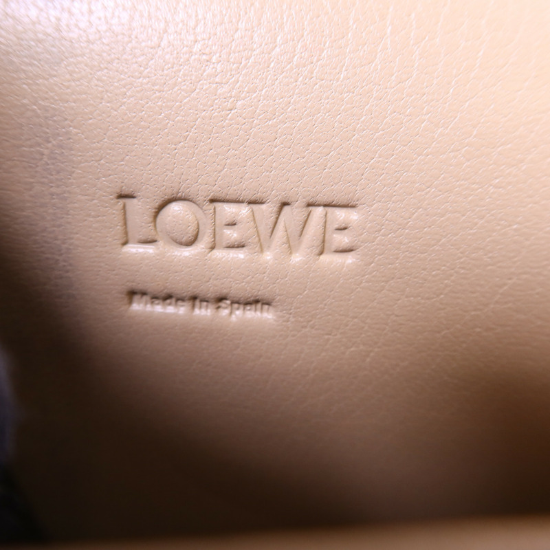 LOEWE 牛皮皮革Barcelona金扣肩背袋-6