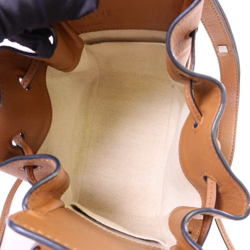 LOEWE 牛皮皮革Mini Hammock Drawstring銀扣手挽肩背兩用袋-5