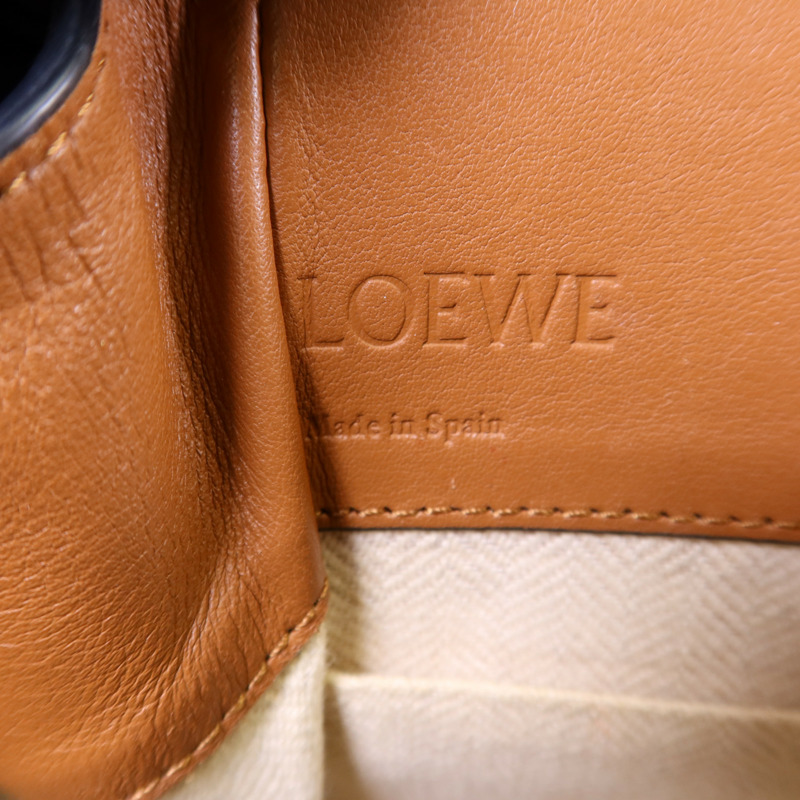 LOEWE 牛皮皮革Mini Hammock Drawstring銀扣手挽肩背兩用袋-6